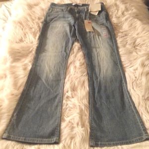 Levi's 518 Bootcut Low Rise Jeans size 7M/28 NWT - Great Deal!